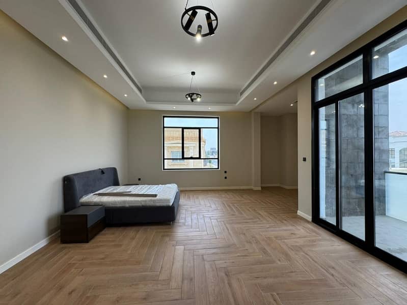 Brand New |5BR Modern Villa | Garden - Image 21