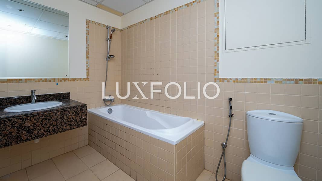 Sea View | Vacant | Airbnb-Ready Investment - Image 9