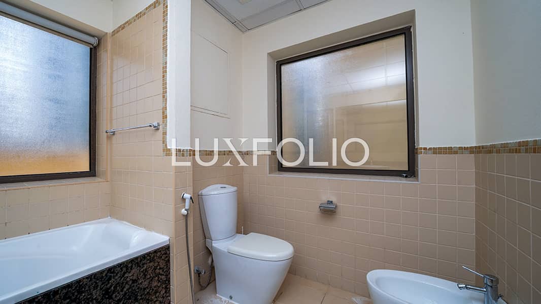 Sea View | Vacant | Airbnb-Ready Investment - Image 11