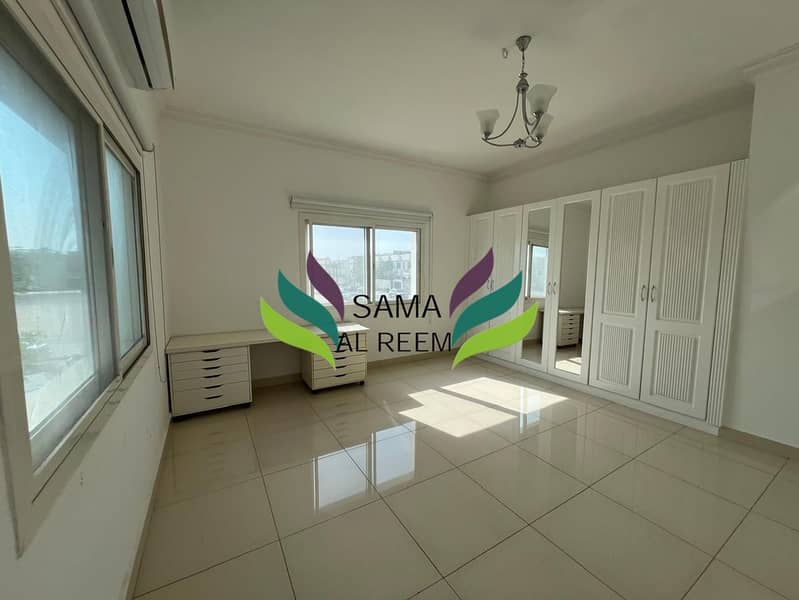 Independent Villa | 4 Bed +Maid | Garden | Near Canal - Image 14