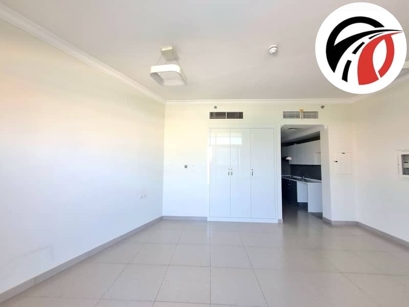 Spacious 1bhk with fitted stove and wardrobe/ luxury amenities/ arjan