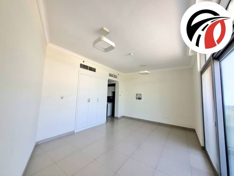 Spacious 1bhk with fitted stove and wardrobe/ luxury amenities/ arjan