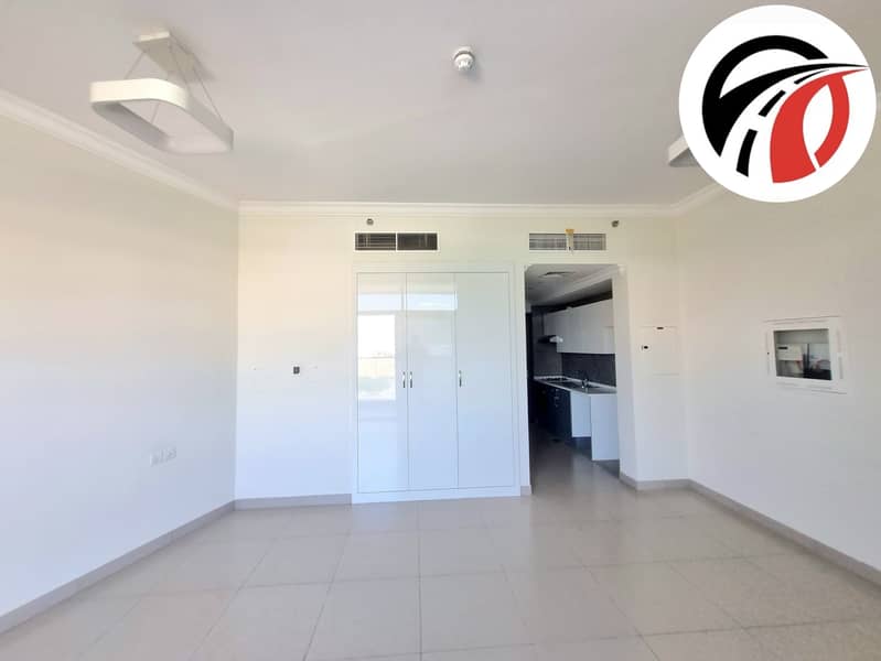 Spacious 1bhk with fitted stove and wardrobe/ luxury amenities/ arjan