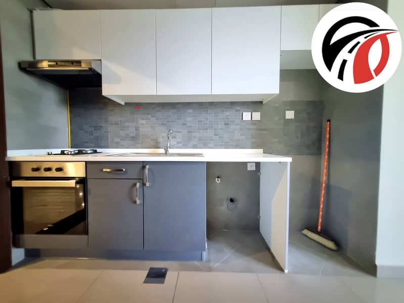 Spacious 1bhk with fitted stove and wardrobe/ luxury amenities/ arjan - Image 7