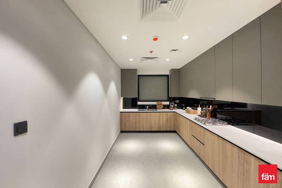 Top Quality Fittings | Vastu Unit | Negotiable - Image 9