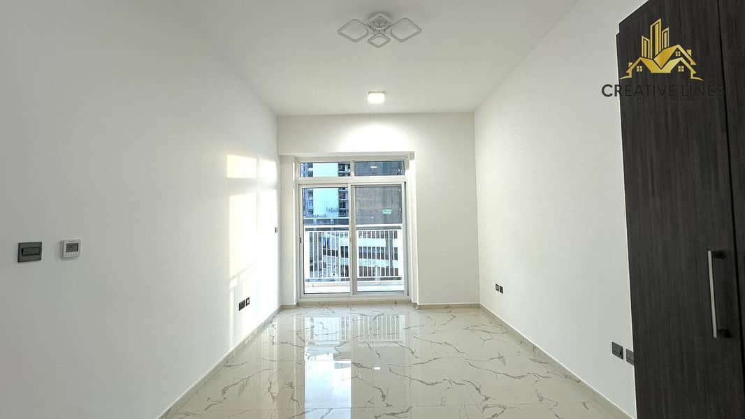 NO Commission | SPACIOUS UNIT | YEARLY LEASE