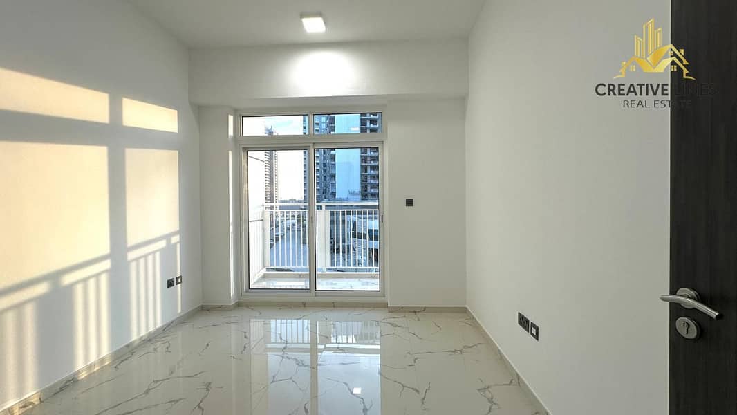 NO Commission | SPACIOUS UNIT | YEARLY LEASE