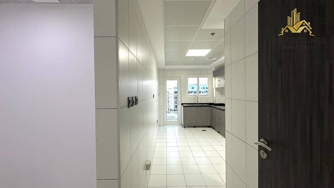 NO Commission | SPACIOUS UNIT | YEARLY LEASE - Image 6