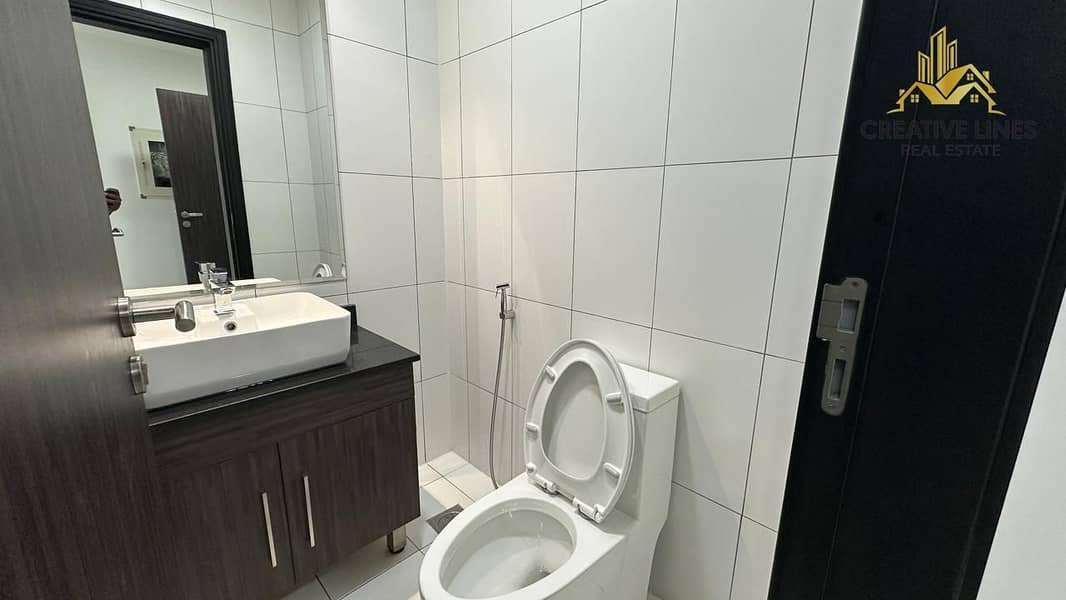 NO Commission | SPACIOUS UNIT | YEARLY LEASE - Image 13