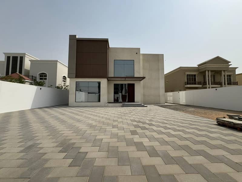 Luxurious 6BR | Modern |Maid Room