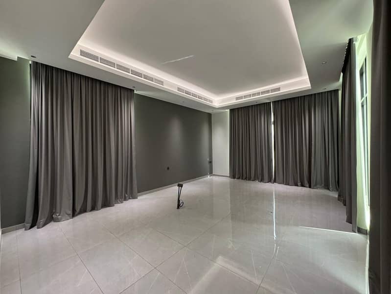 Luxurious 6BR | Modern |Maid Room - Image 9