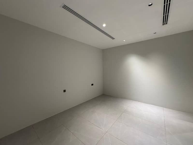 Luxurious 6BR | Modern |Maid Room - Image 14