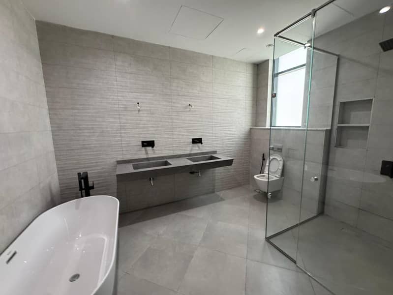 Luxurious 6BR | Modern |Maid Room - Image 17