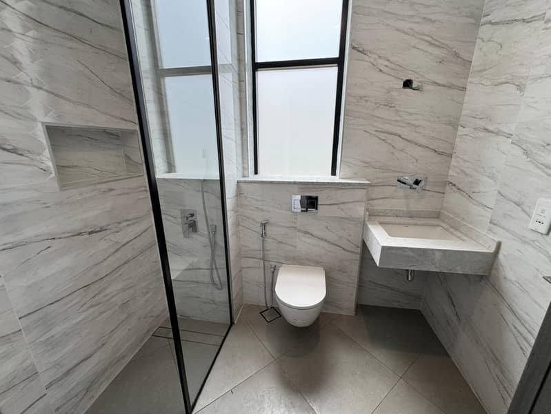 Luxurious 6BR | Modern |Maid Room - Image 18