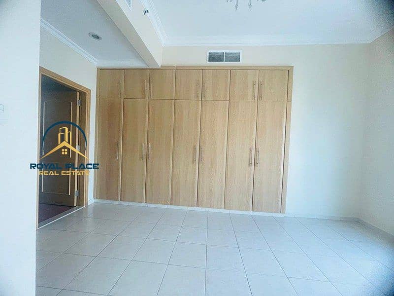 Unfurnished | Vacant | Water View | Near to Metro - Image 9