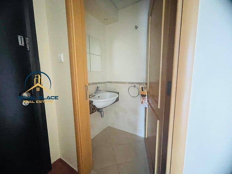 Unfurnished | Vacant | Water View | Near to Metro - Image 16