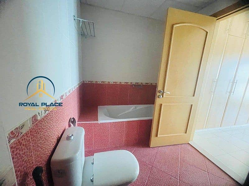 Unfurnished | Vacant | Water View | Near to Metro - Image 18