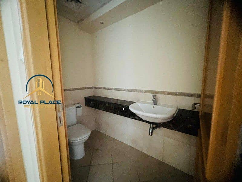 Unfurnished | Vacant | Water View | Near to Metro - Image 19