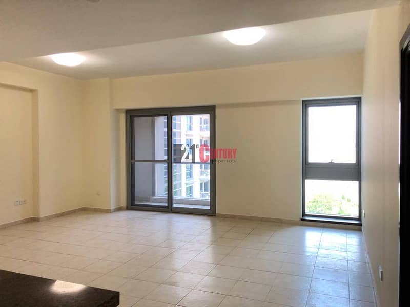 Unfurnished ! 1BR ! Courtyard View