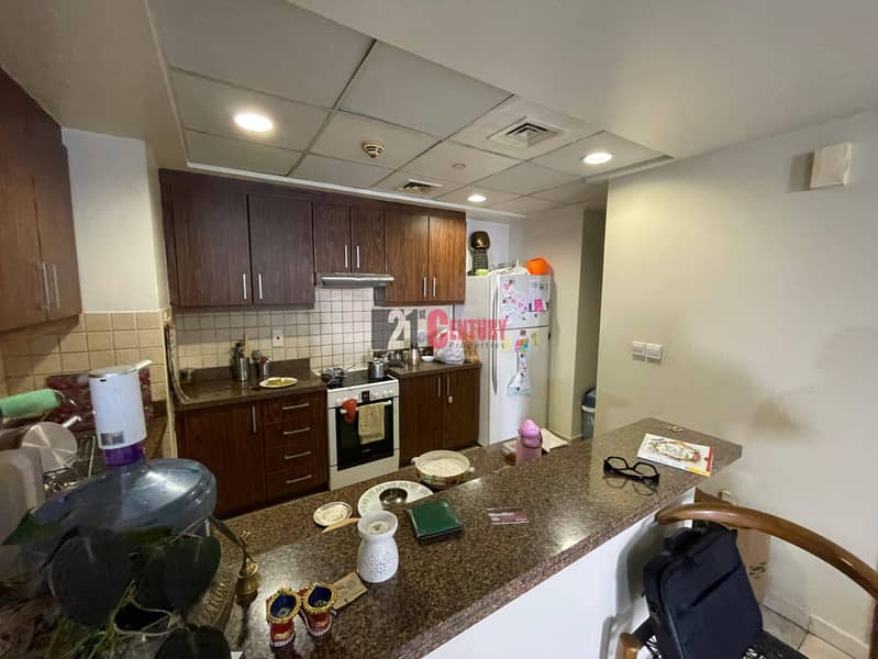 Unfurnished ! 1BR ! Courtyard View - Image 7