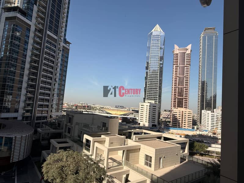 Unfurnished ! 1BR ! Courtyard View - Image 12