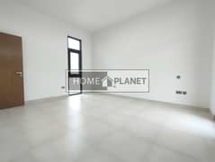 Hot Deal l Ready to Move In | Prime Location