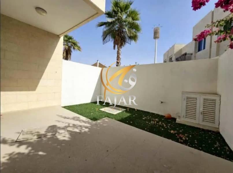 Spacious unit |Luxury Living | Single Row