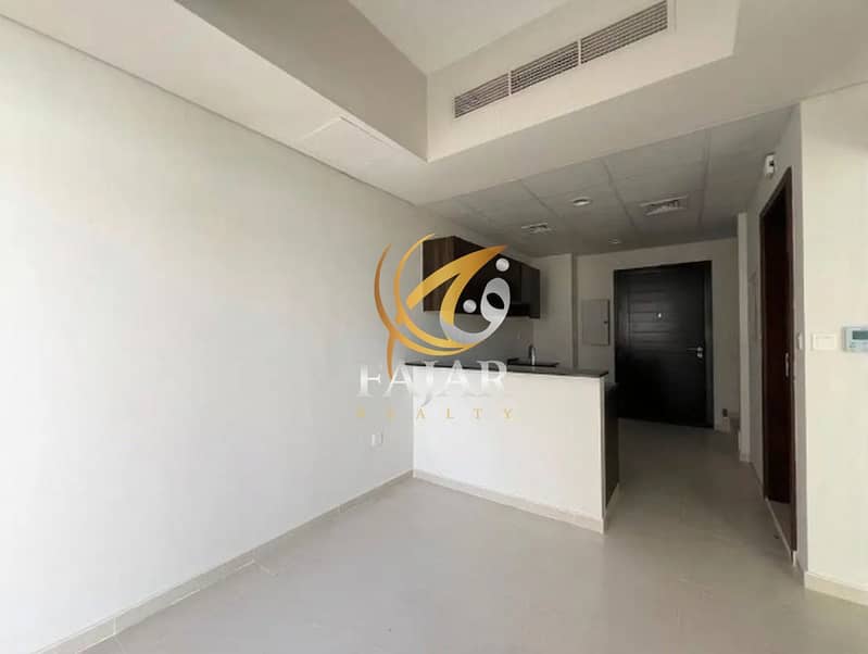 Spacious unit |Luxury Living | Single Row - Image 7