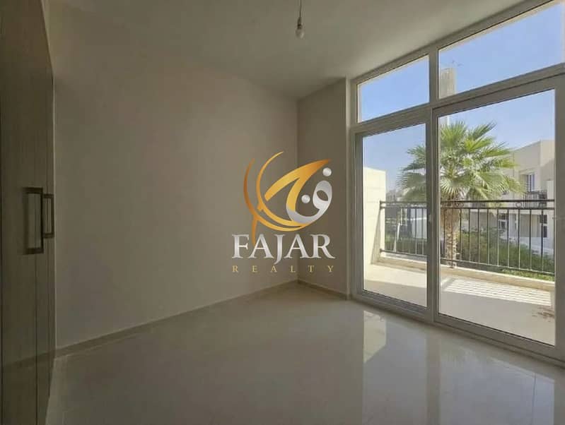 Spacious unit |Luxury Living | Single Row - Image 8