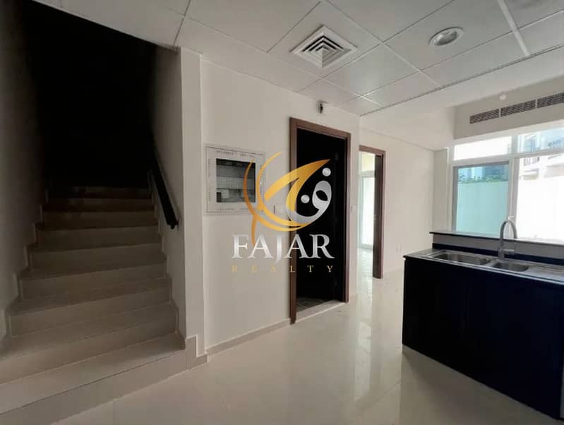 Spacious unit |Luxury Living | Single Row - Image 10