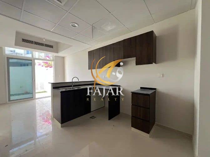 Spacious unit |Luxury Living | Single Row - Image 11