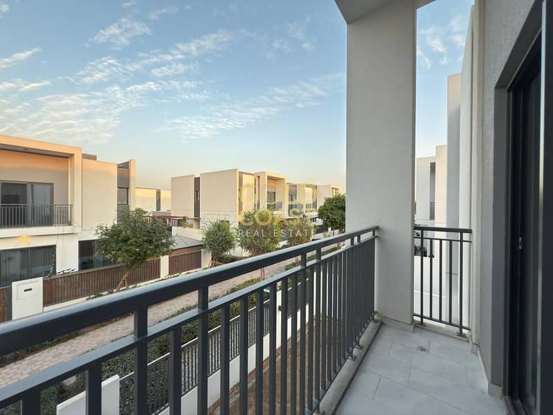 4 BR + Maids Villa | La Rosa 4 | Best Community | Perfect Rental Deal | Spacious and Modern - Image 12