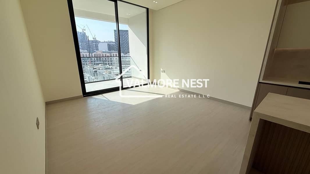 Bright & Spacious I Ready to move I Prime location