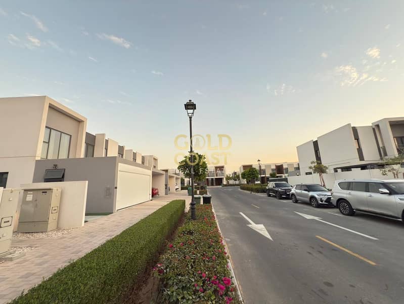 4 BR + Maids Villa | La Rosa 4 | Villanova | Great Rental Deal | Elegant and Modern