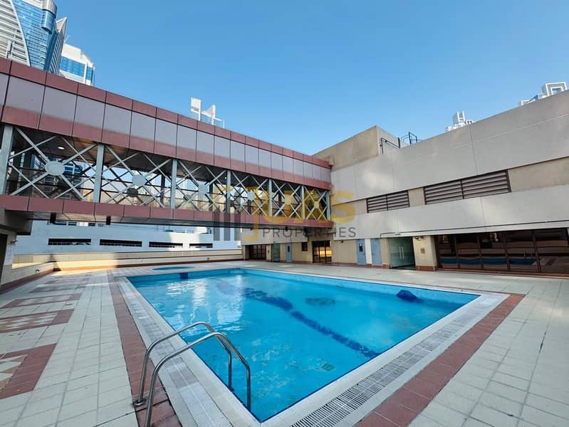 Close to the metro 3bhk with gym and pool Pets allowed