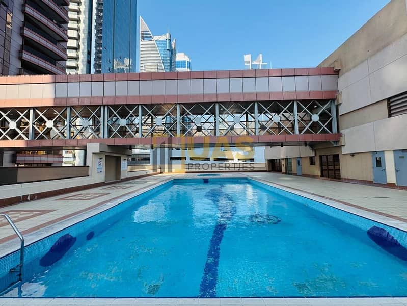 Close to the metro 3bhk with gym and pool Pets allowed