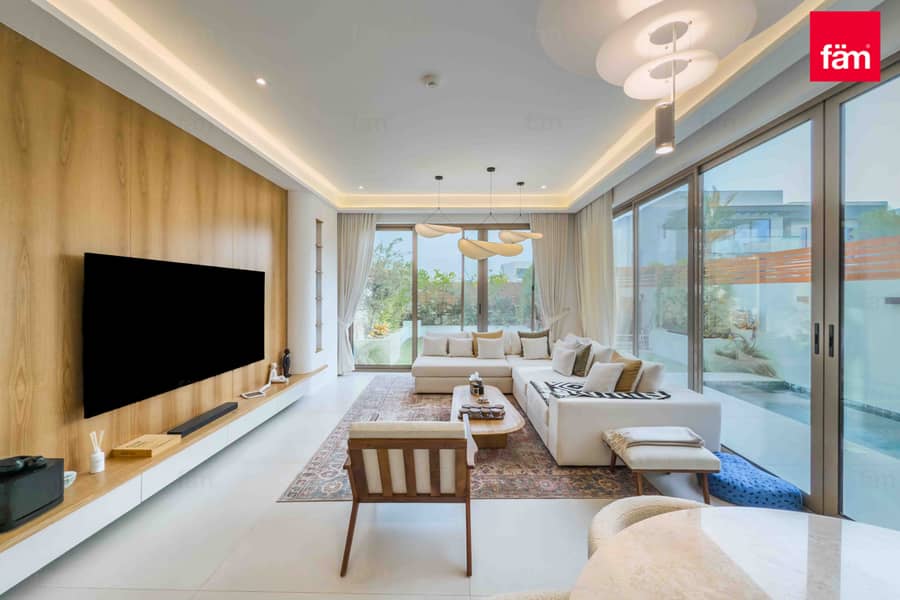 Luxurious | Upgraded | Single Row | Park Backing