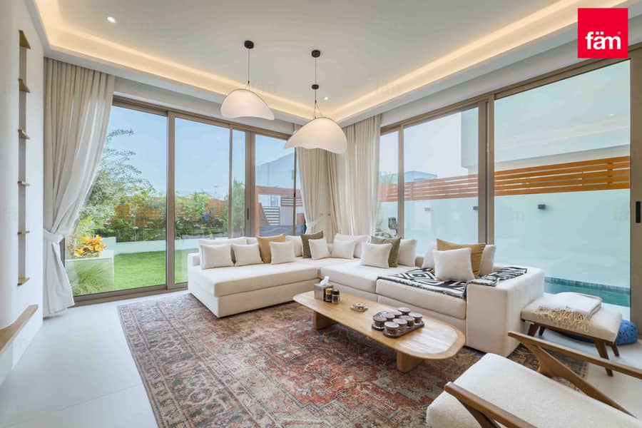 Luxurious | Upgraded | Single Row | Park Backing