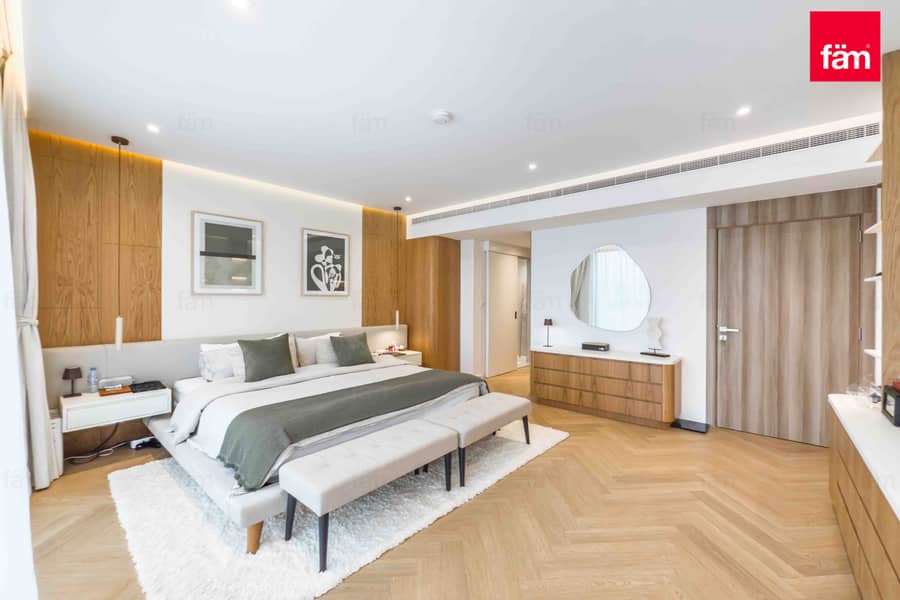 Luxurious | Upgraded | Single Row | Park Backing - Image 11