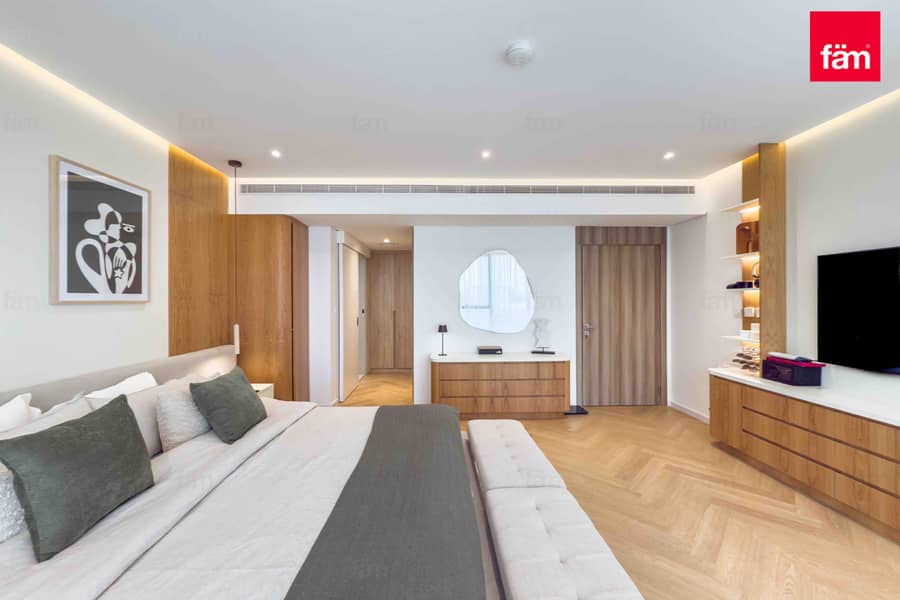 Luxurious | Upgraded | Single Row | Park Backing - Image 12