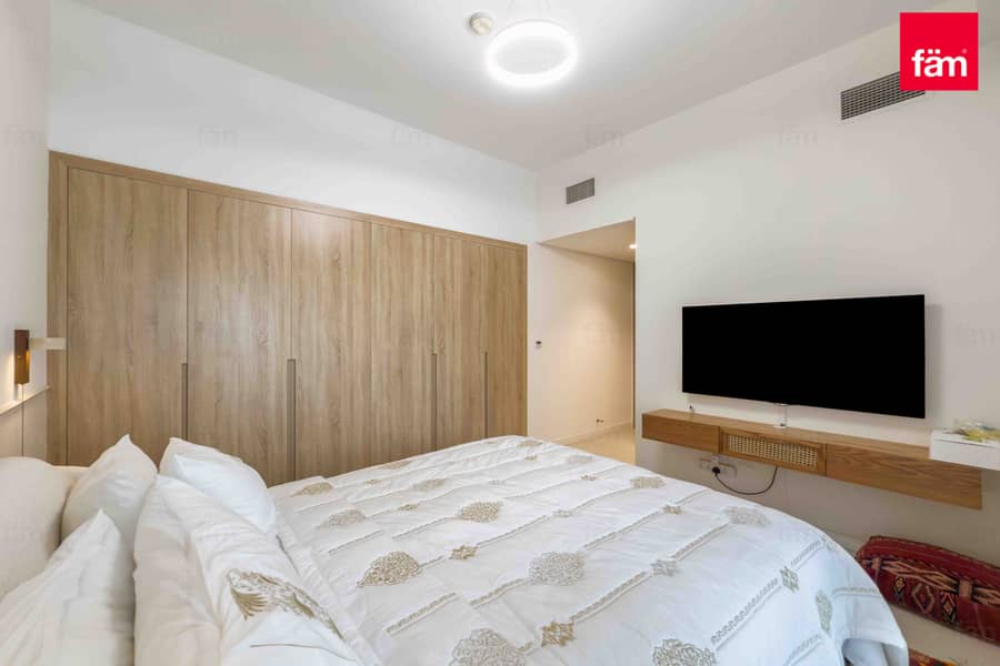 Luxurious | Upgraded | Single Row | Park Backing - Image 15