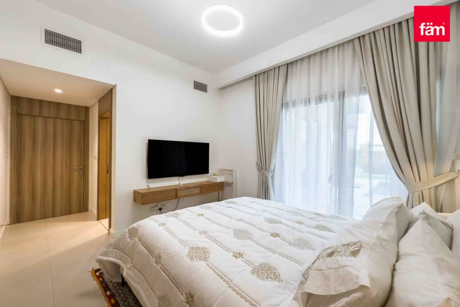 Luxurious | Upgraded | Single Row | Park Backing - Image 16