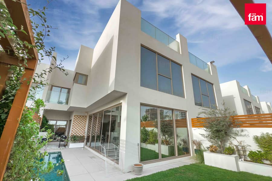 Luxurious | Upgraded | Single Row | Park Backing - Image 35