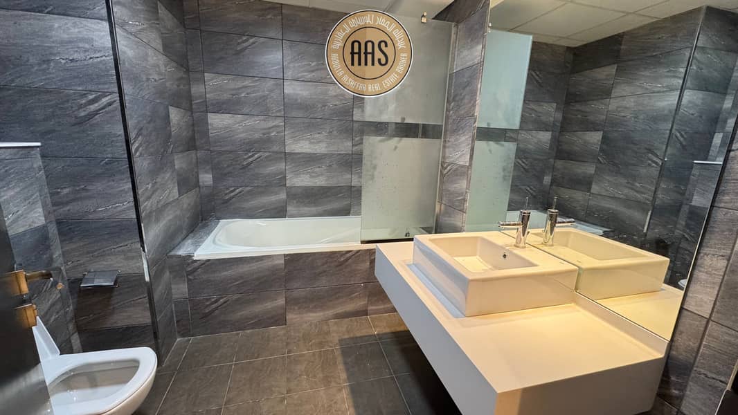 Huge Spacious 1bhk rent 98k only in 4chqs infront of WTC metro