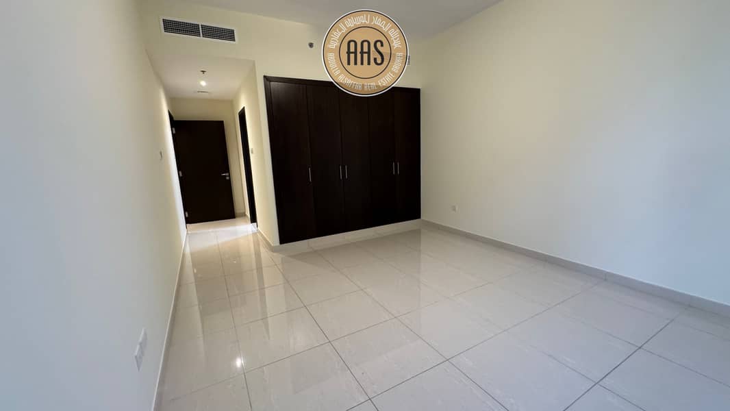 Huge Spacious 1bhk rent 98k only in 4chqs infront of WTC metro - Image 10