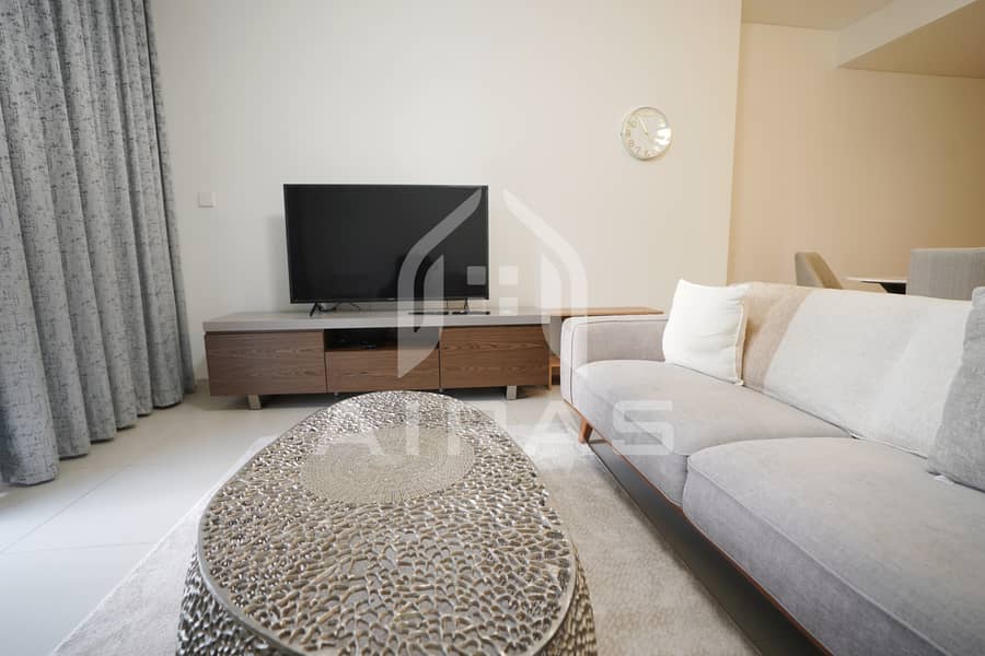 Emaar's Burj Crown: Spacious 2BR in Heart of Downtown