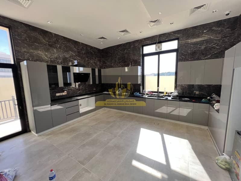 Luxury villa for rent in Mushraif area 5 master bedroom + maid - Image 25