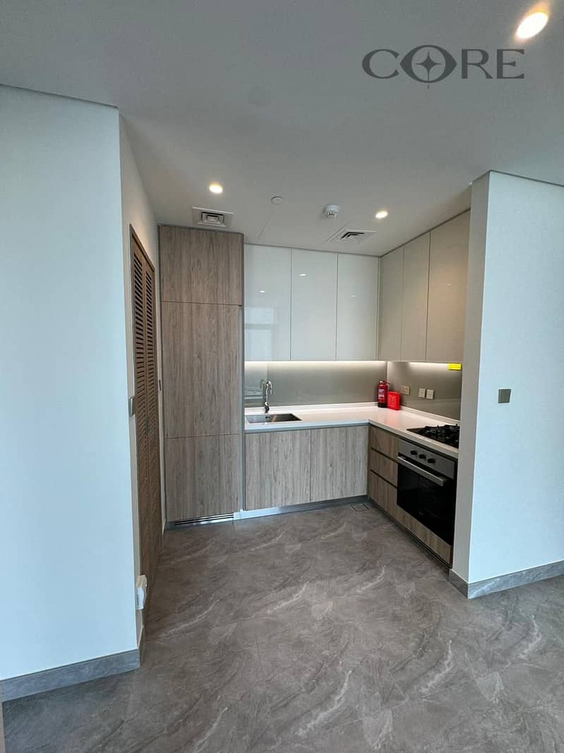 MID FLOOR | COMMUNITY VIEW - Image 6