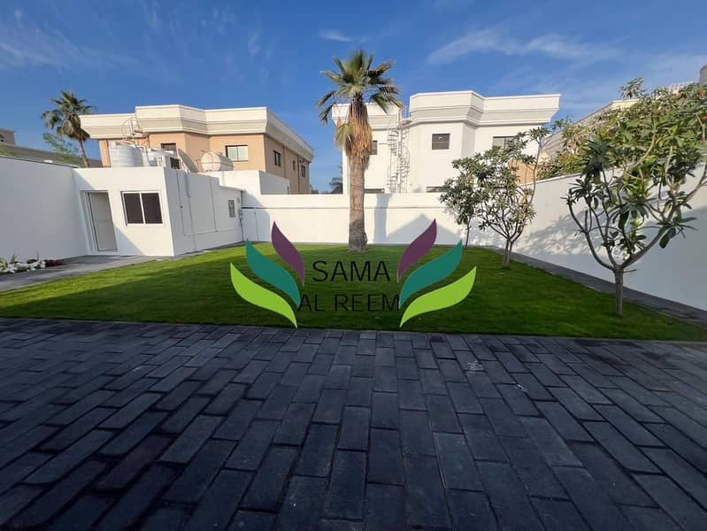 Fully Renovated | Mature Garden | 3 Bed +Maid