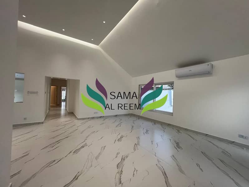 Fully Renovated | Mature Garden | 3 Bed +Maid - Image 7